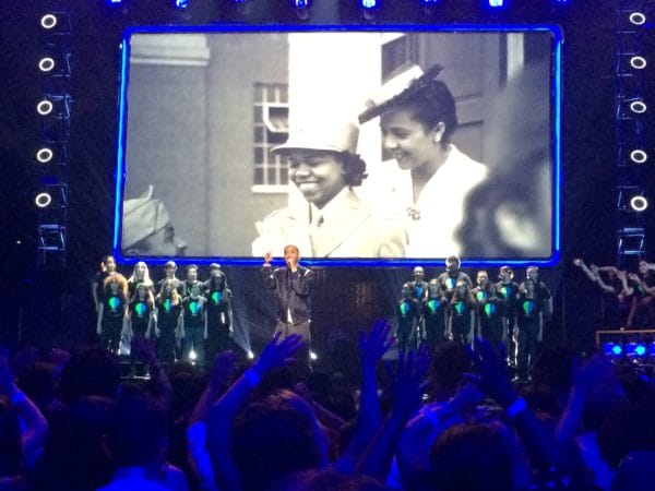 Big Sean performs in front of a picture of the grandmother who inspired him.